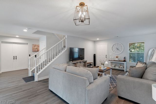 6924 Ghost Ranch Avenue, Las Vegas, NV 89179