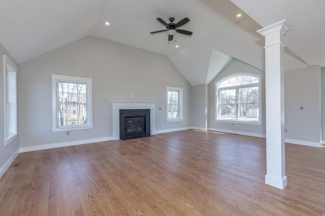 4 Haystack Circle, Pelham, NH 03076