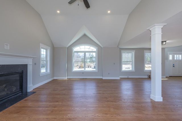 4 Haystack Circle, Pelham, NH 03076