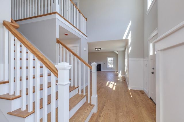4 Haystack Circle, Pelham, NH 03076