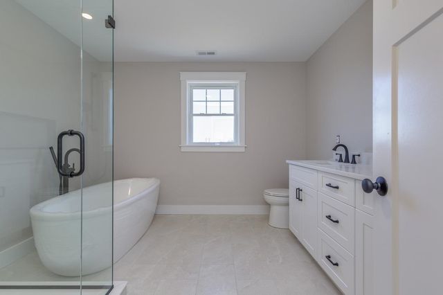 4 Haystack Circle, Pelham, NH 03076