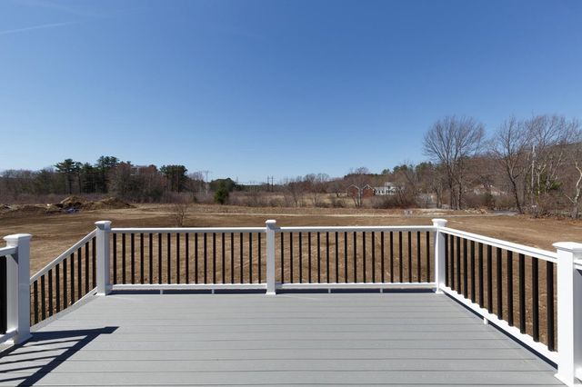 4 Haystack Circle, Pelham, NH 03076