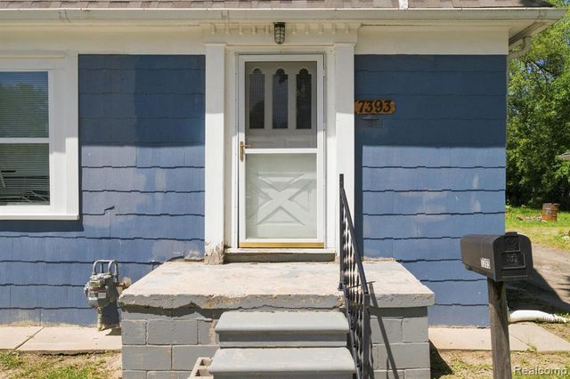 7393 Vaughan Street, Detroit, MI 48228
