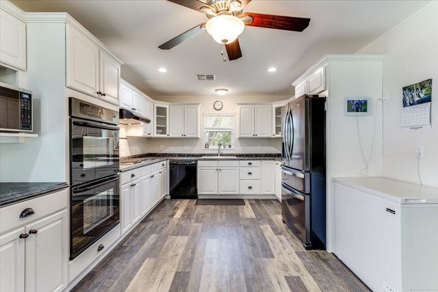 1179 E 120th Ave N, Belle Plaine, KS 67013