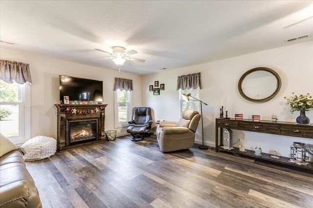 1179 E 120th Ave N, Belle Plaine, KS 67013