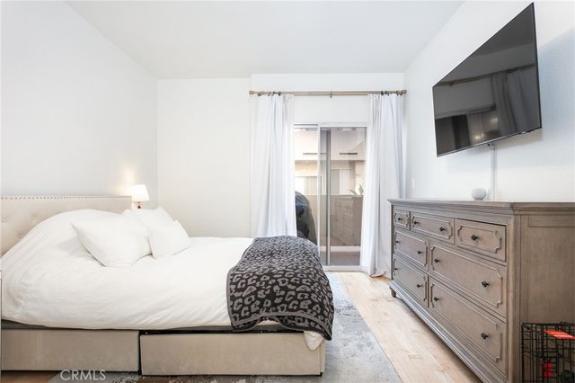 19350 Sherman 124, Reseda, CA 91335