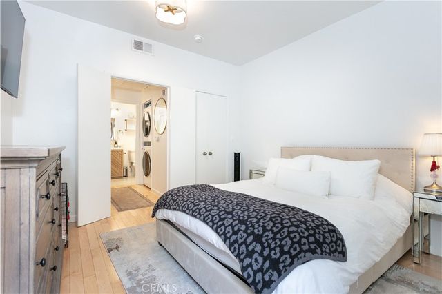 19350 Sherman 124, Reseda, CA 91335