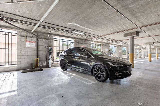 19350 Sherman 124, Reseda, CA 91335