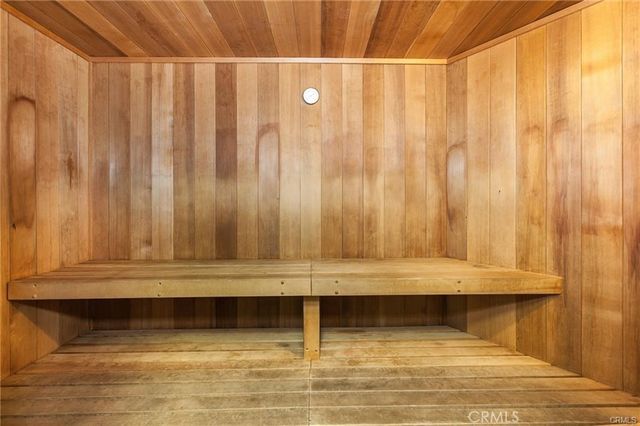 19350 Sherman 124, Reseda, CA 91335