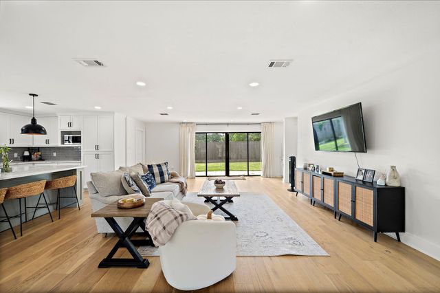 1902 Knoboak Circle, Houston, TX 77080