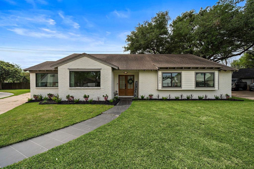 1902 Knoboak Circle, Houston, TX 77080