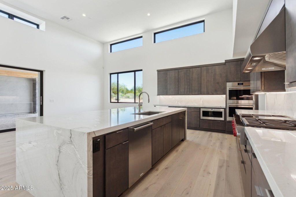 Image 19 of property listing at 35097 N 83RD Place, Scottsdale, AZ 85266