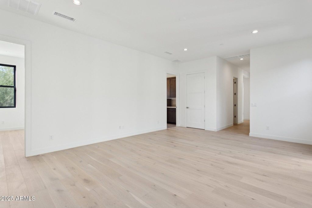 Image 41 of property listing at 35097 N 83RD Place, Scottsdale, AZ 85266