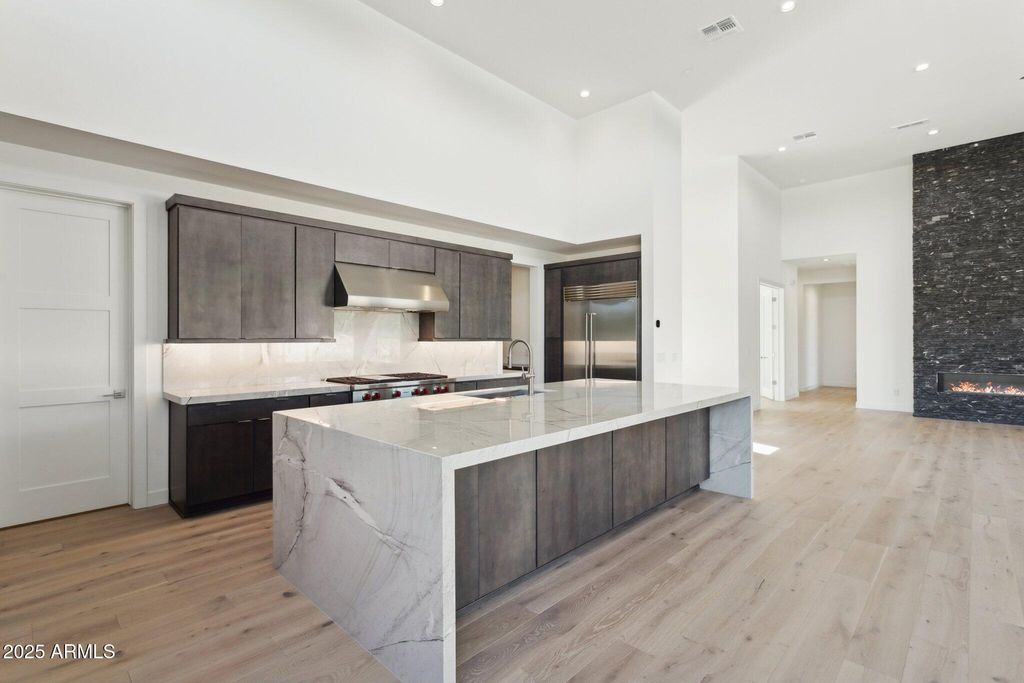 Image 6 of property listing at 35097 N 83RD Place, Scottsdale, AZ 85266