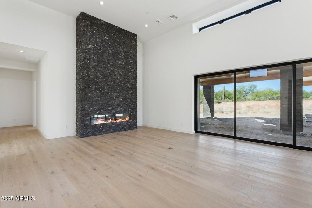 Image 9 of property listing at 35097 N 83RD Place, Scottsdale, AZ 85266