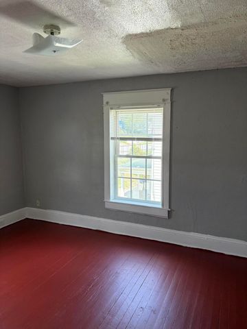 1810 Centre AVE NW, Roanoke, VA 24017