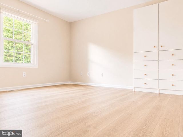 8425 BLEVINS WAY CT, Vienna, VA 22182