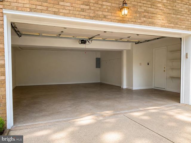 8425 BLEVINS WAY CT, Vienna, VA 22182