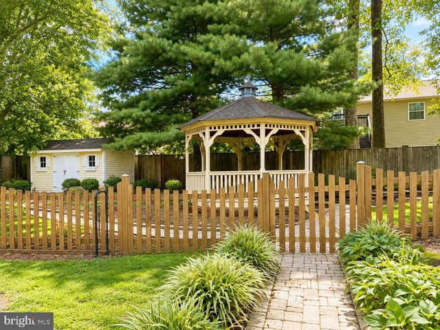 8425 BLEVINS WAY CT, Vienna, VA 22182