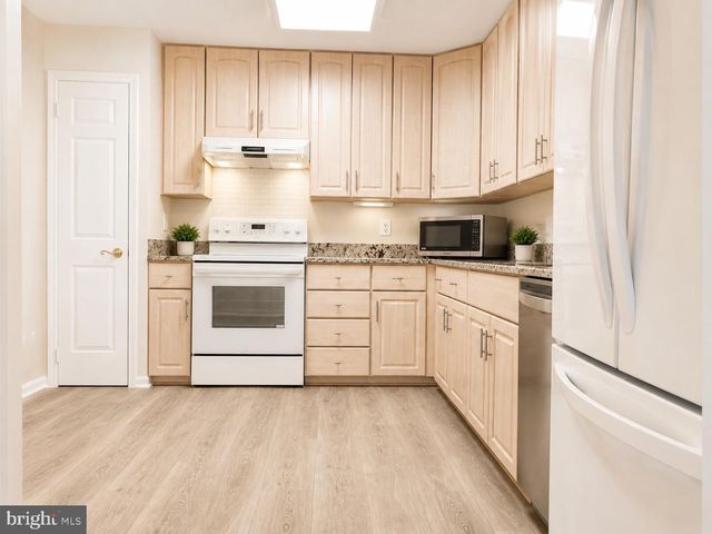 8425 BLEVINS WAY CT, Vienna, VA 22182