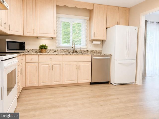 8425 BLEVINS WAY CT, Vienna, VA 22182