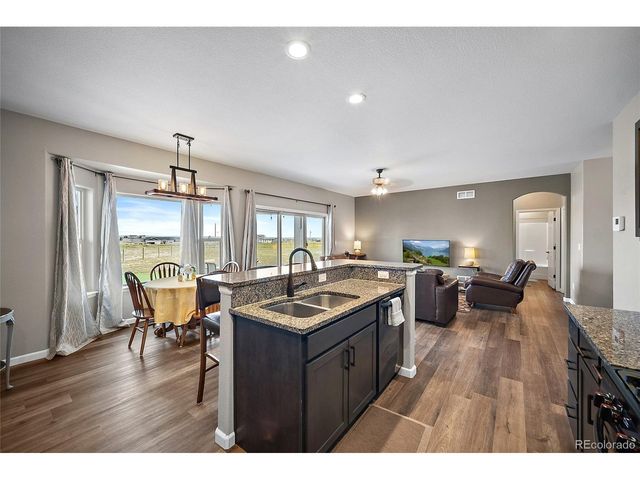 469 E Gentry Dr, Pueblo, CO 81007