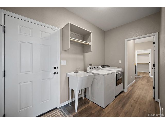 469 E Gentry Dr, Pueblo, CO 81007