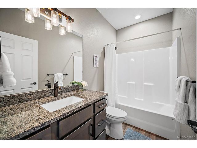 469 E Gentry Dr, Pueblo, CO 81007