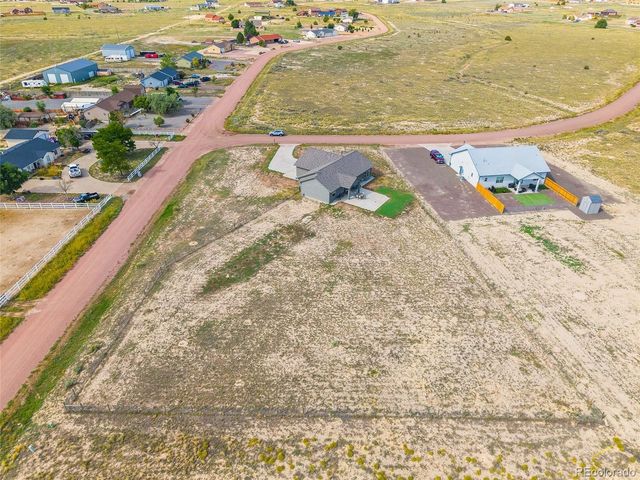 469 E Gentry Dr, Pueblo, CO 81007