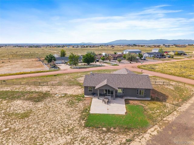 469 E Gentry Dr, Pueblo, CO 81007