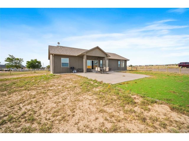 469 E Gentry Dr, Pueblo, CO 81007