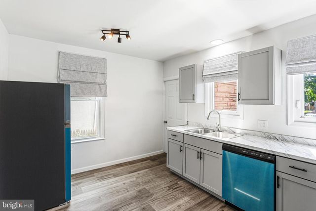 111 LINDEN AVE, Oaklyn, NJ 08107