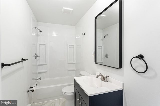 111 LINDEN AVE, Oaklyn, NJ 08107