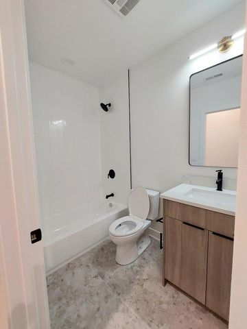 4625 S Michigan Avenue 3, Chicago, IL 60653