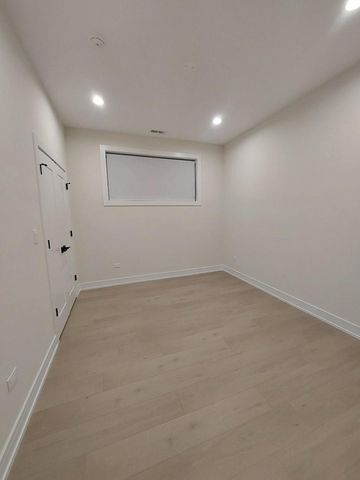 4625 S Michigan Avenue 3, Chicago, IL 60653