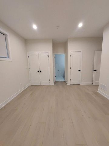 4625 S Michigan Avenue 3, Chicago, IL 60653