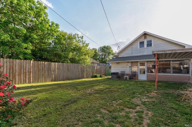 1202 Henning Avenue, Evansville, IN 47714