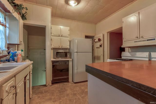 1202 Henning Avenue, Evansville, IN 47714