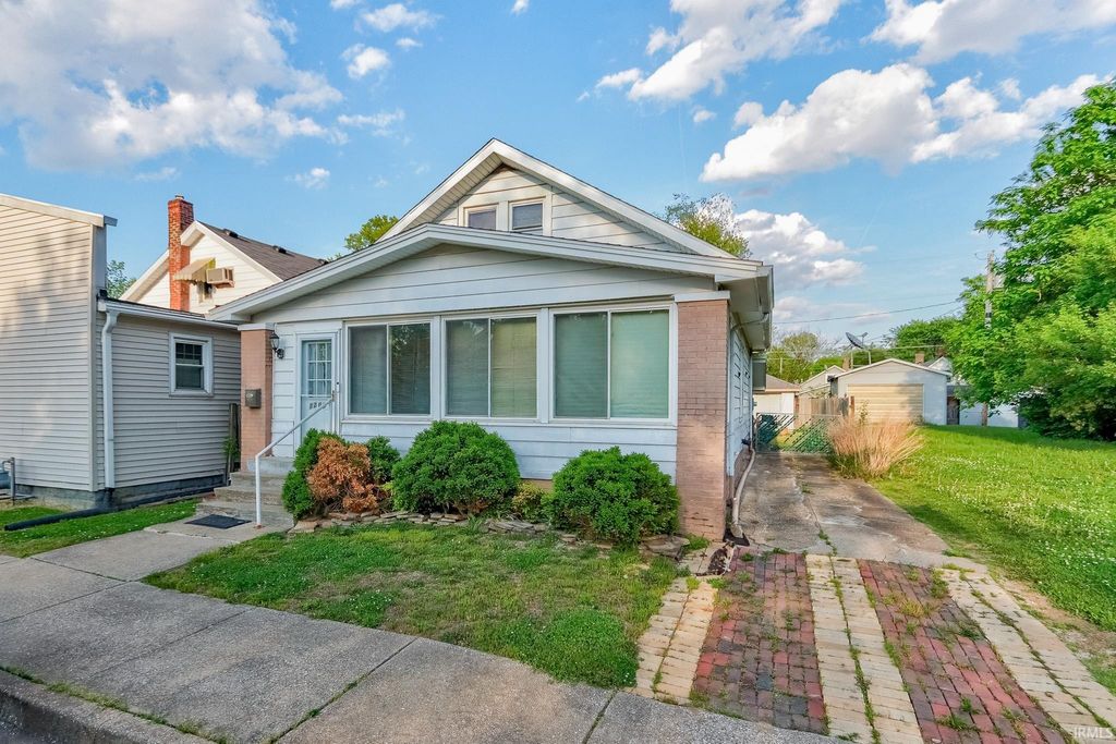 1202 Henning Avenue, Evansville, IN 47714