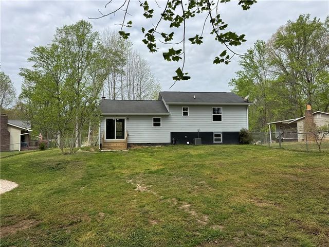 636 Hardy Way, Hiram, GA 30141