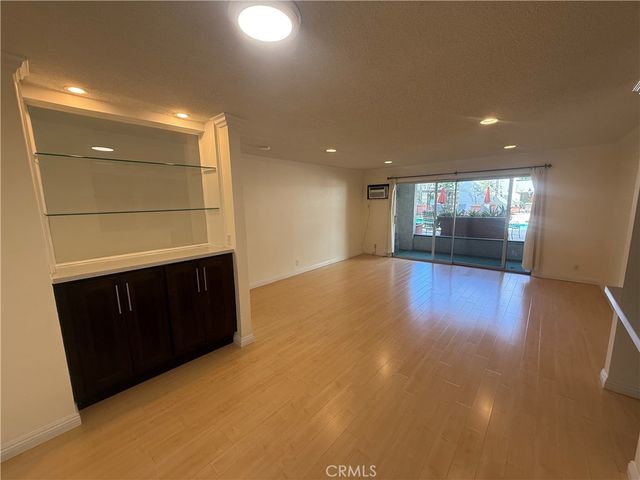 355 S Los Robles 102, Pasadena, CA 91101