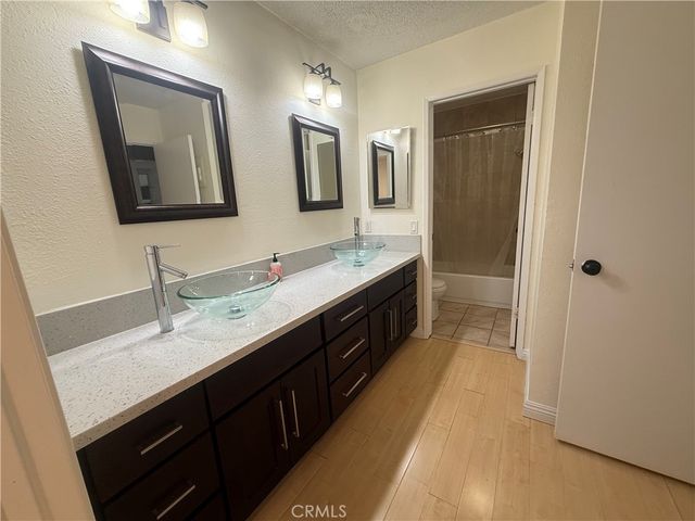 355 S Los Robles 102, Pasadena, CA 91101