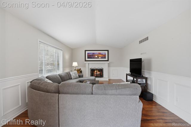 938 Meadowbrook Court, Milford Village, MI 48381