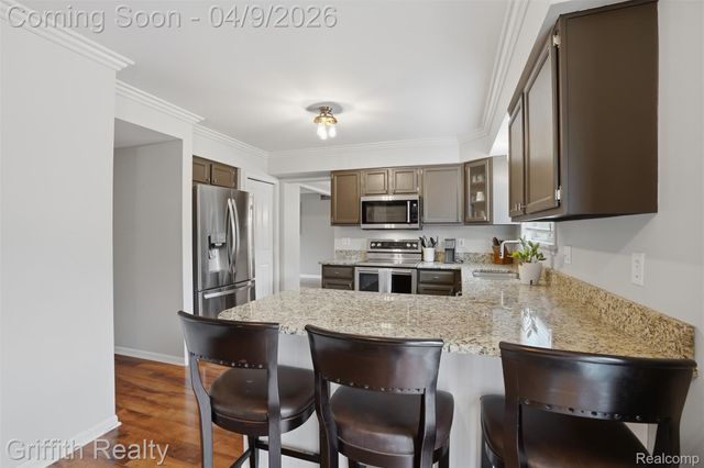 938 Meadowbrook Court, Milford Village, MI 48381