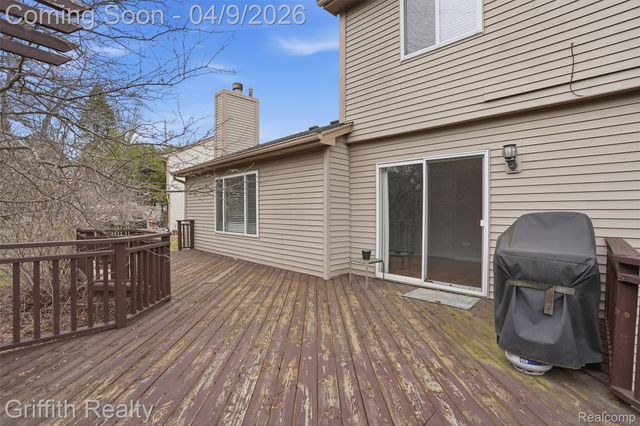 938 Meadowbrook Court, Milford Village, MI 48381