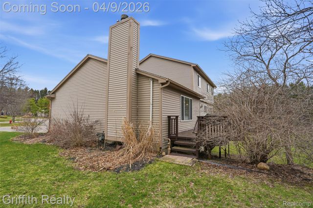 938 Meadowbrook Court, Milford Village, MI 48381