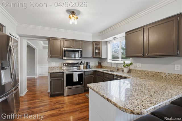 938 Meadowbrook Court, Milford Village, MI 48381