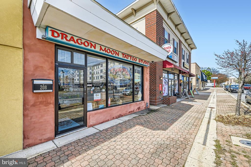 208 N CRAIN HWY, Glen Burnie, MD 21061