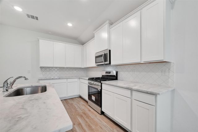 3314 Rolling River Drive, Baytown, TX 77521