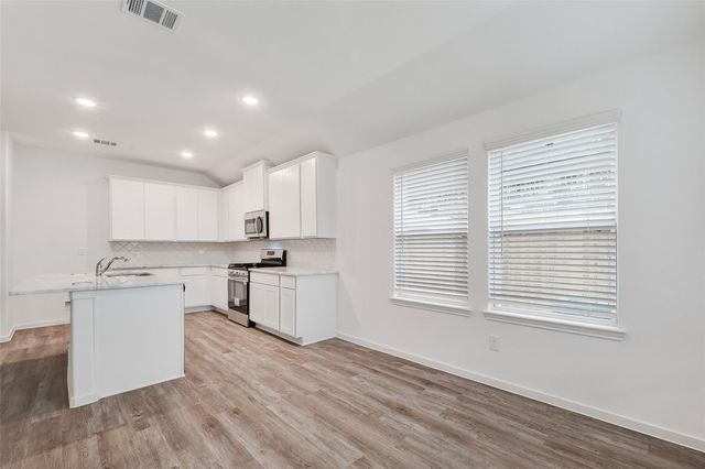 3314 Rolling River Drive, Baytown, TX 77521